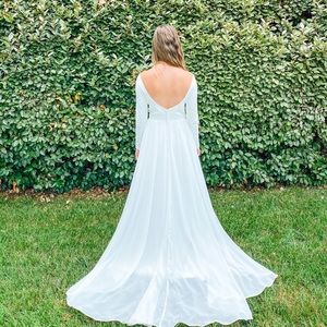 Vintage Boho Long-Sleeve Wedding Dreas